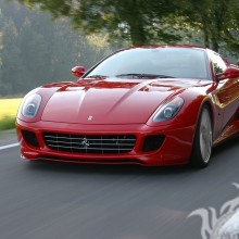 Download auf Profilfoto eines Ferrari-Autos für einen Mann