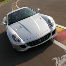 Téléchargez la photo de profil de l'homme d'une voiture Ferrari