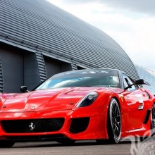 Baixe no avatar uma foto de um carro Ferrari para um menino em um perfil