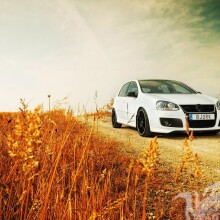 Крута аватарка ВатсАпп розкішний білий Volkswagen завантажити фото