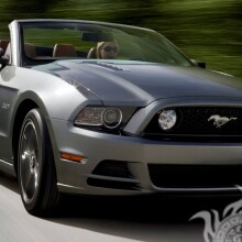 Классический Ford Mustang кабриолет скачать фото для девушки