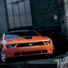 Puissante Ford Mustang orange télécharger une photo sur la photo de profil pour un gars