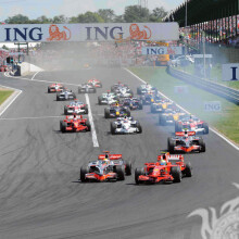 Carros de corrida de Fórmula 1 baixam uma foto no avatar para TikTok