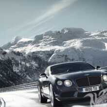 Télécharger la photo pour l'avatar gratuitement pour une voiture de gars dans les montagnes