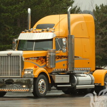 Крутое фото на аватарку для ВатсАпп клевый желтый грузовик