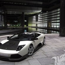 Download a photo of a magnificent Lamborghini to your profile picture