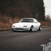 Téléchargement gratuit de la photo d'avatar d'une Mazda blanche chic