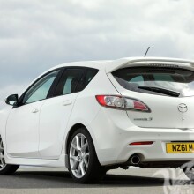 Descarga gratis una foto del avatar de un Mazda blanco japonés