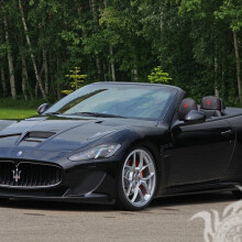 Baixe uma foto de um luxuoso Maserati em sua foto de perfil para um cara