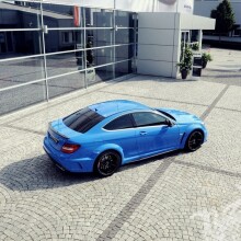 Great blue Mercedes Foto herunterladen