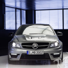 Laden Sie das Foto von coolem Mercedes auf Ihr Profilbild herunter