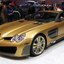 Téléchargez une photo d'une luxueuse Mercedes dorée sur votre photo de profil
