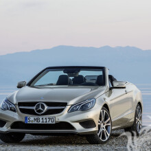 Download a photo of an elegant Mercedes convertible to your profile picture