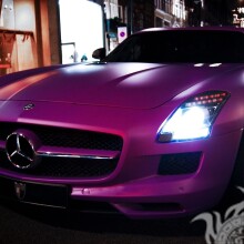 Descarga una foto de un lujoso Mercedes glamoroso para una chica en el avatar