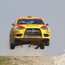 Télécharger la photo racing jaune Mitsubishi