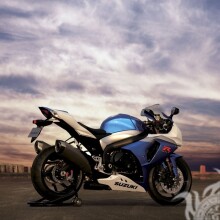 Крутое фото на аватарку для Ютуба отличный гоночный мотоцикл
