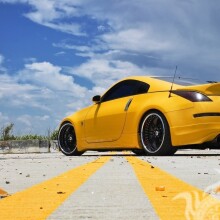 Sporty yellow Nissan download photo