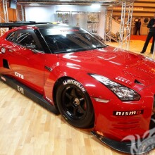 Nissan rouge sportive télécharger photo sur avatar pour gars