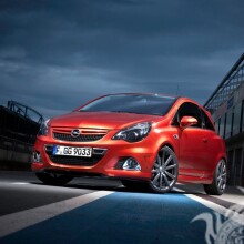 Wunderschönes rotes Opel-Download-Foto auf Ihrem Profilbild