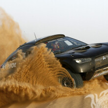 Cooles Foto der Rallye auf dem Avatar für TikTok prächtiges schwarzes Auto