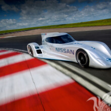Baixar para avatar Nissan racing car for guy foto grátis