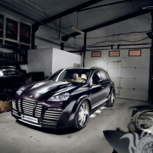 Luxueuse photo de voiture noire sur votre photo de profil en TikTok