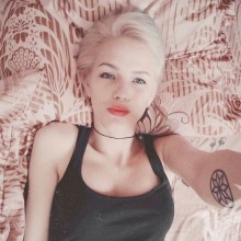 Selfie blonde pour avatar