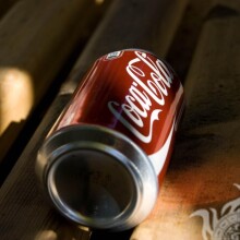 Baixar lata de Coca-Cola na foto do seu perfil