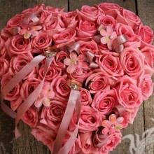 Сердце из роз картинка на аву