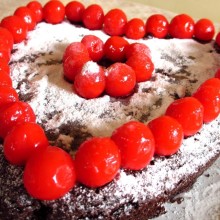 Heart cake with berries