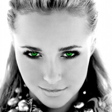 Mädchen mit grünen Augen auf dem Profilbild