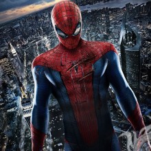 Spiderman en el fondo de la ciudad en la foto de perfil