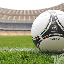 Футбольный мяч с эмблемой Евро 2012 на аву