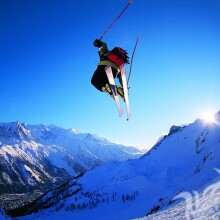 Skifahrer in den Bergen Foto auf Ihrem Profilbild herunterladen
