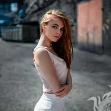 Hermosa chica en un avatar en VK