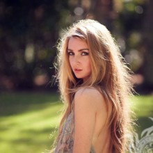 Belle photo d'une blonde sur un avatar en VK