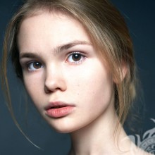 Mädchen 14 Jahre altes Gesicht auf Avatar