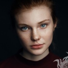 Gesicht auf Avatar-Mädchen 18 Jahre alt