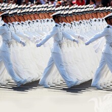 Photo du défilé militaire sur la photo de profil