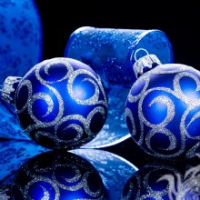 Синие новогодние шары на аву