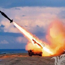 Foto de descarga gratuita de un avatar para un lanzador de cohetes chico