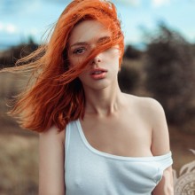 Sexy avatar with a red-haired girl