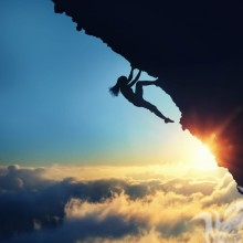 Silueta de escalador de roca de niña en avatar