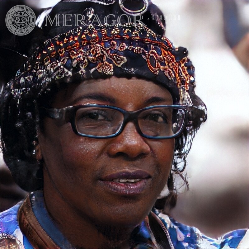 Visage de femme africaine sur avatar Visages de femmes Noirs Avec les lunettes Les femmes