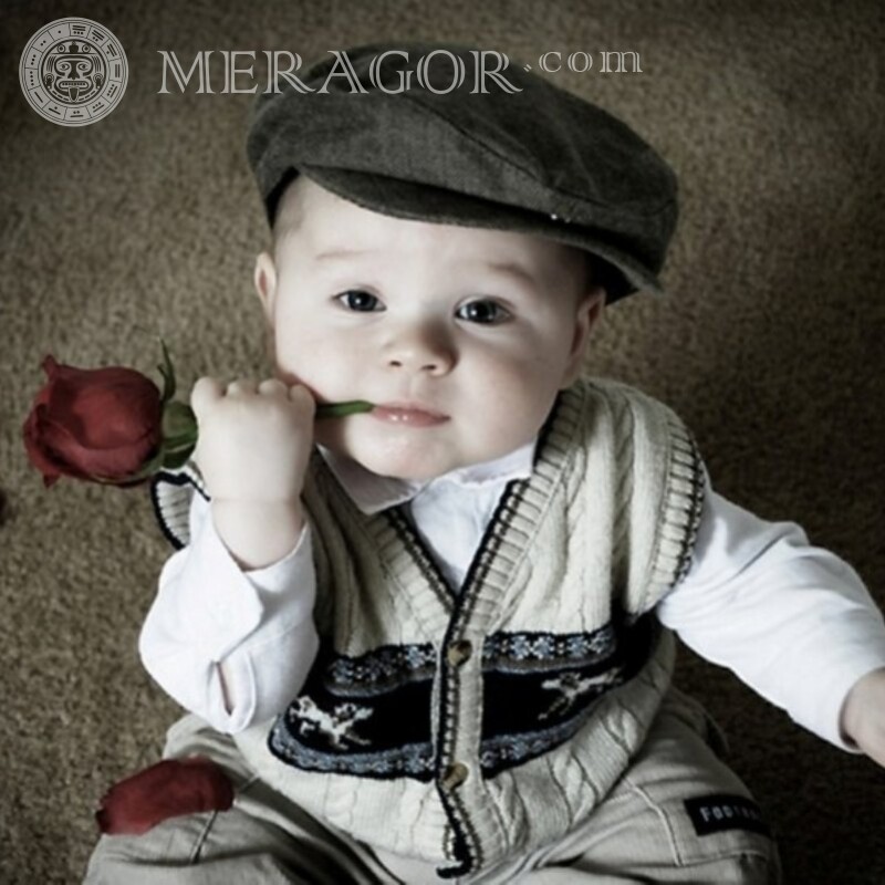 Foto de bebé con gorra descargar foto de perfil Infantiles Caras, retratos Rostros de bebes