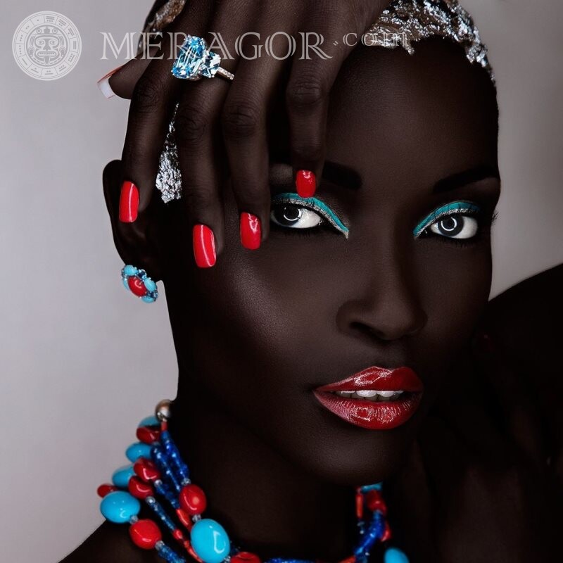 Schöne afrikanische Frau auf Avatar Schwarze Gesichter, Porträts Gesichter von Mädchen