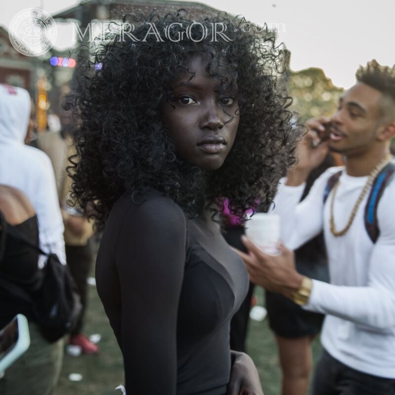 Afrikaner 18 Jahre alt Schwarze Maedchen