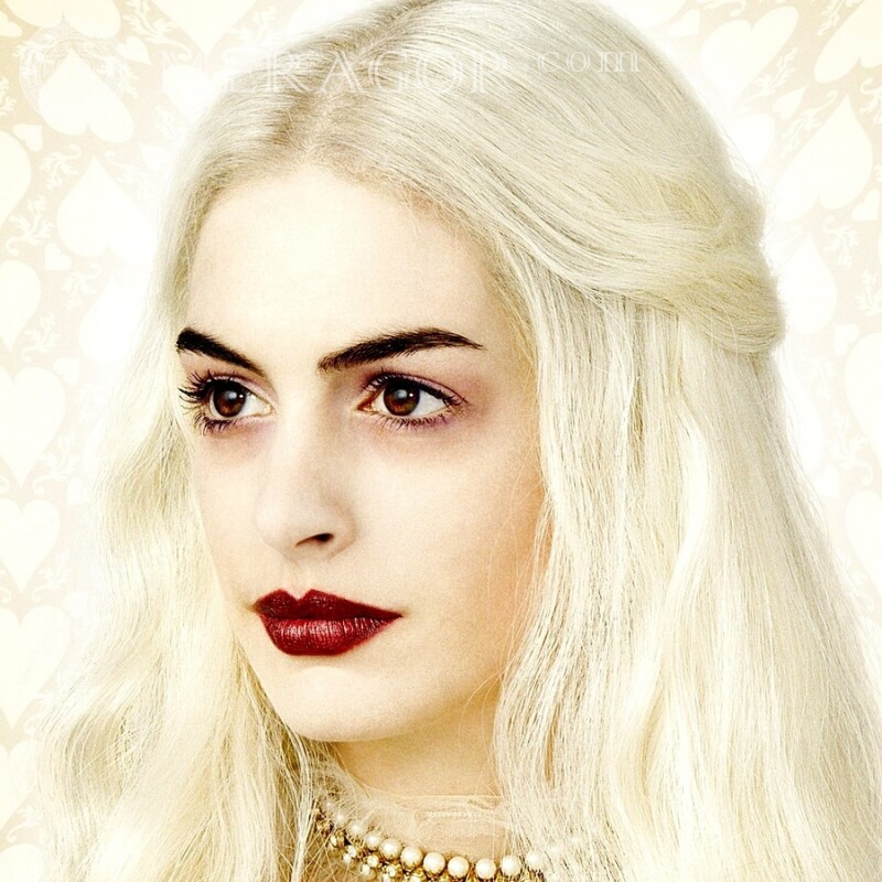 White Queen de Alicia en el país de las maravillas en avatar De las películas Rubias Niñas adultas Mujeres
