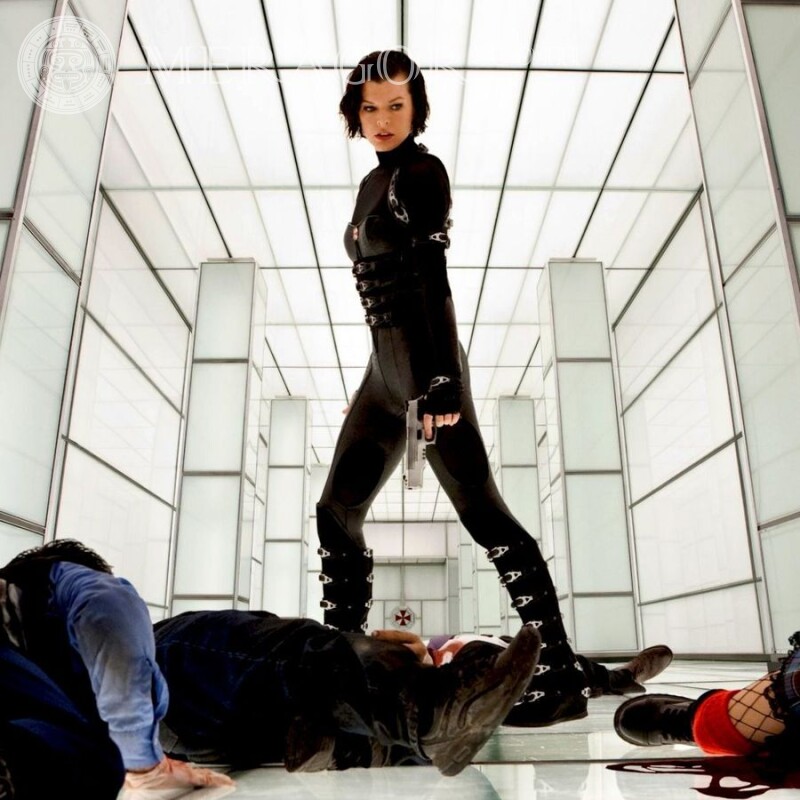 Avatar de Resident Evil de Milla Jovovich Dos filmes Mulheres Com arma