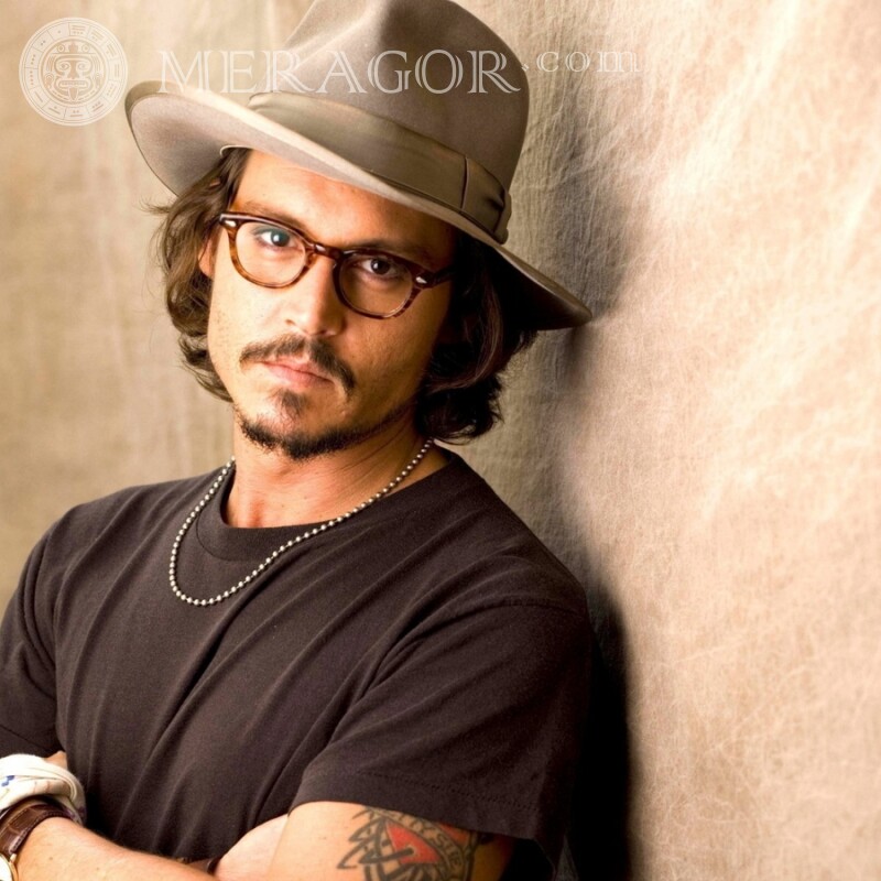 Johnny Depp in Brille und Hut auf einem Avatar Prominente In der Kappe mit Brille Für VK